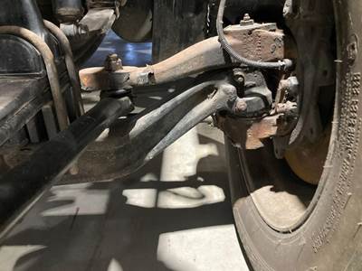 Eaton E-1322I Front Axle Assembly for a Kenworth T680