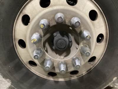 Eaton E-1322I Front Axle Assembly for a Kenworth T880