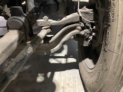 Eaton E-1322I Front Axle Assembly for a Peterbilt 579