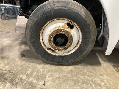 Eaton E-1462I Front Axle Assembly for a Freightliner Columbia 120