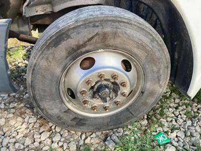 Eaton E-1462I Front Axle Assembly for a Freightliner Columbia 120