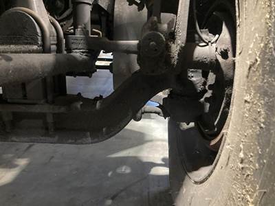 Eaton E-1462I Front Axle Assembly for a Kenworth T600