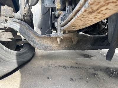 Eaton E-1462I Front Axle Assembly for a Peterbilt 386