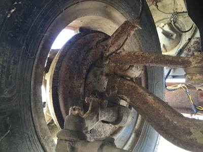 Ford Front Axle Assembly for a Ford LN700