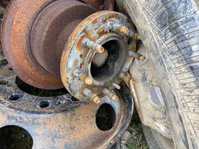 Ford Front Axle Assembly for a Ford E350 Cube Van