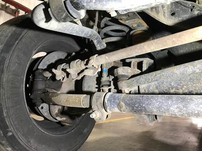 Ford Front Axle Assembly for a Ford F450 Super Duty