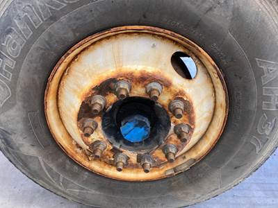 Ford Front Axle Assembly for a Ford A9513