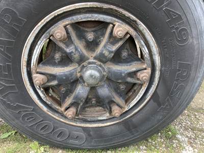 GMC Front Axle Assembly for a GMC Topkick