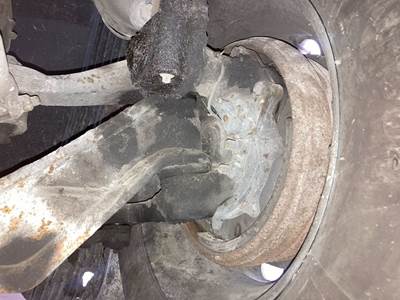 Hendrickson AIRTEK Front Axle Assembly for a Volvo VNL