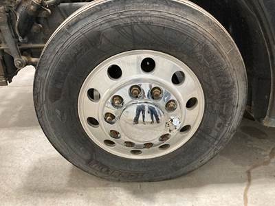 Hendrickson AIRTEK Front Axle Assembly for a Freightliner Columbia 120