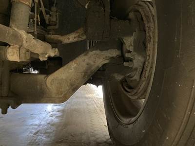 Hendrickson AIRTEK Front Axle Assembly for a Volvo VNL
