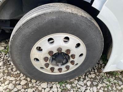 Hendrickson AIRTEK Front Axle Assembly for a Volvo VNL