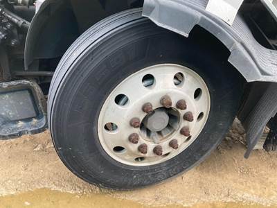 Hendrickson AIRTEK Front Axle Assembly for a Volvo VNL