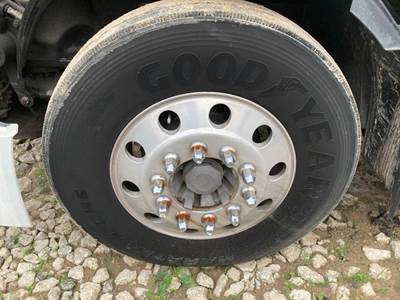 Hendrickson AIRTEK Front Axle Assembly for a Volvo VNL