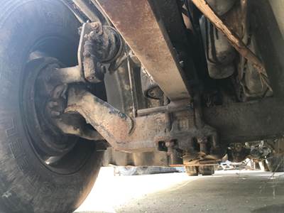 Hendrickson AIRTEK Front Axle Assembly for a Freightliner Columbia 120