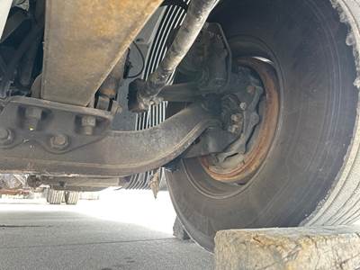 Hendrickson AIRTEK Front Axle Assembly for a Volvo VNL