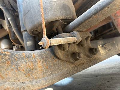 Hendrickson AIRTEK Front Axle Assembly for a Freightliner Cascadia