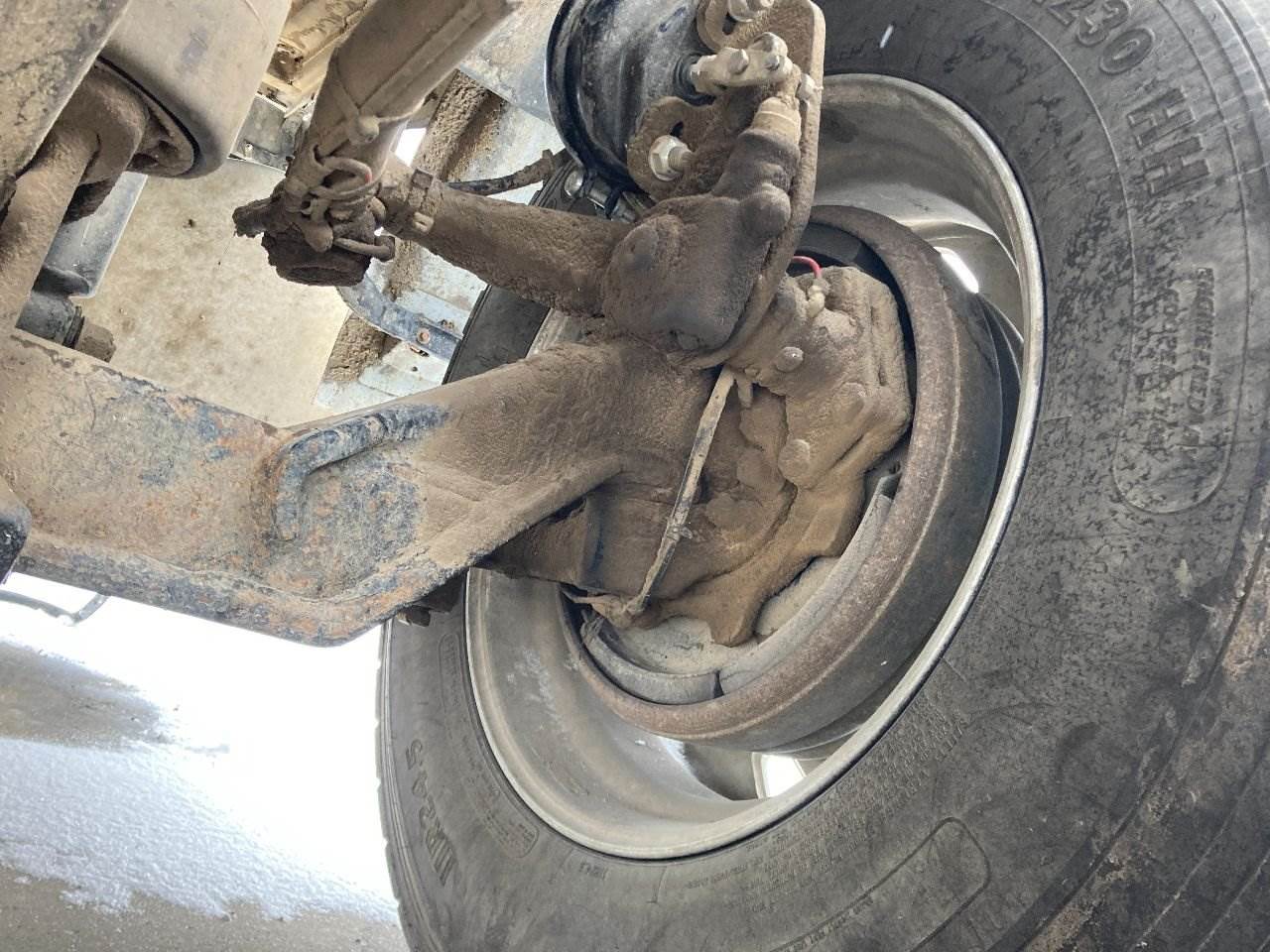 2006 Hendrickson SOFTEK Front Axle Assembly for a Sterling A9513 For