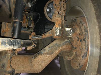 Hendrickson SOFTEK Front Axle Assembly for a Volvo VNM