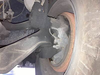 Hendrickson SOFTEK Front Axle Assembly for a Volvo VNL