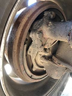 Hendrickson SOFTEK Front Axle Assembly for a Volvo VNM