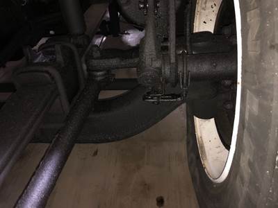 Hendrickson SOFTEK Front Axle Assembly for a International Prostar