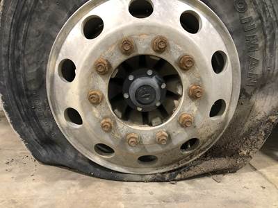 Hendrickson SOFTEK Front Axle Assembly for a International Prostar