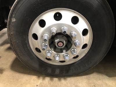 Hendrickson SOFTEK Front Axle Assembly for a Volvo VNL