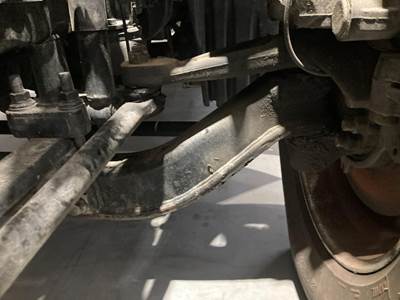 Hendrickson SOFTEK Front Axle Assembly for a Freightliner Cascadia