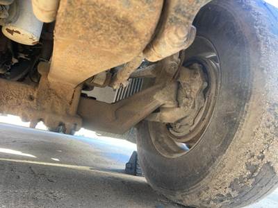 Hendrickson SOFTEK Front Axle Assembly for a Volvo VNL