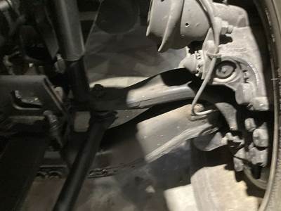 Hendrickson SOFTEK Front Axle Assembly for a Peterbilt 579