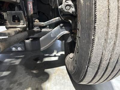 Hendrickson SOFTEK Front Axle Assembly for a Peterbilt 579