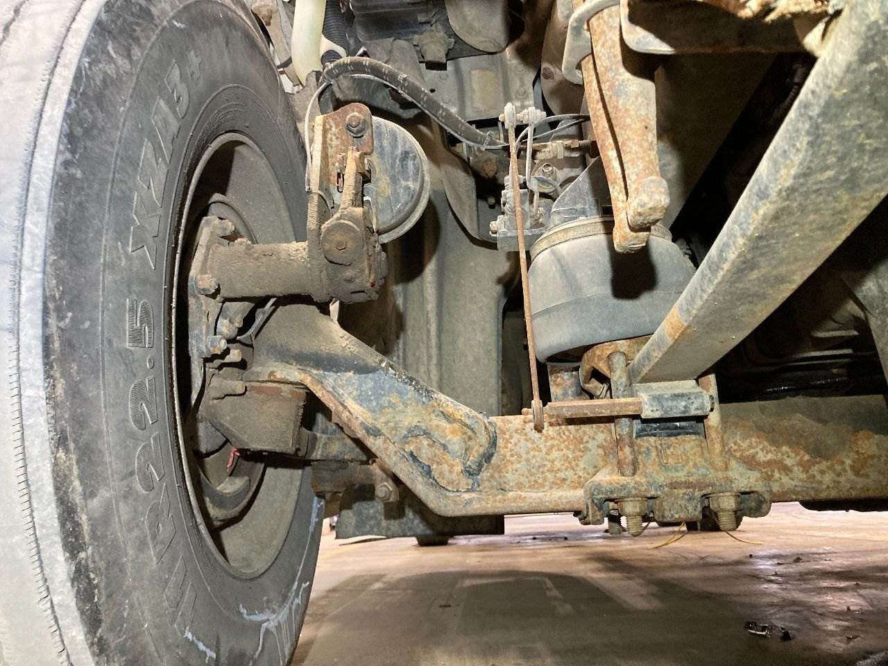 2010 Hendrickson STK120 Front Axle Assembly for a Freightliner Cascadia