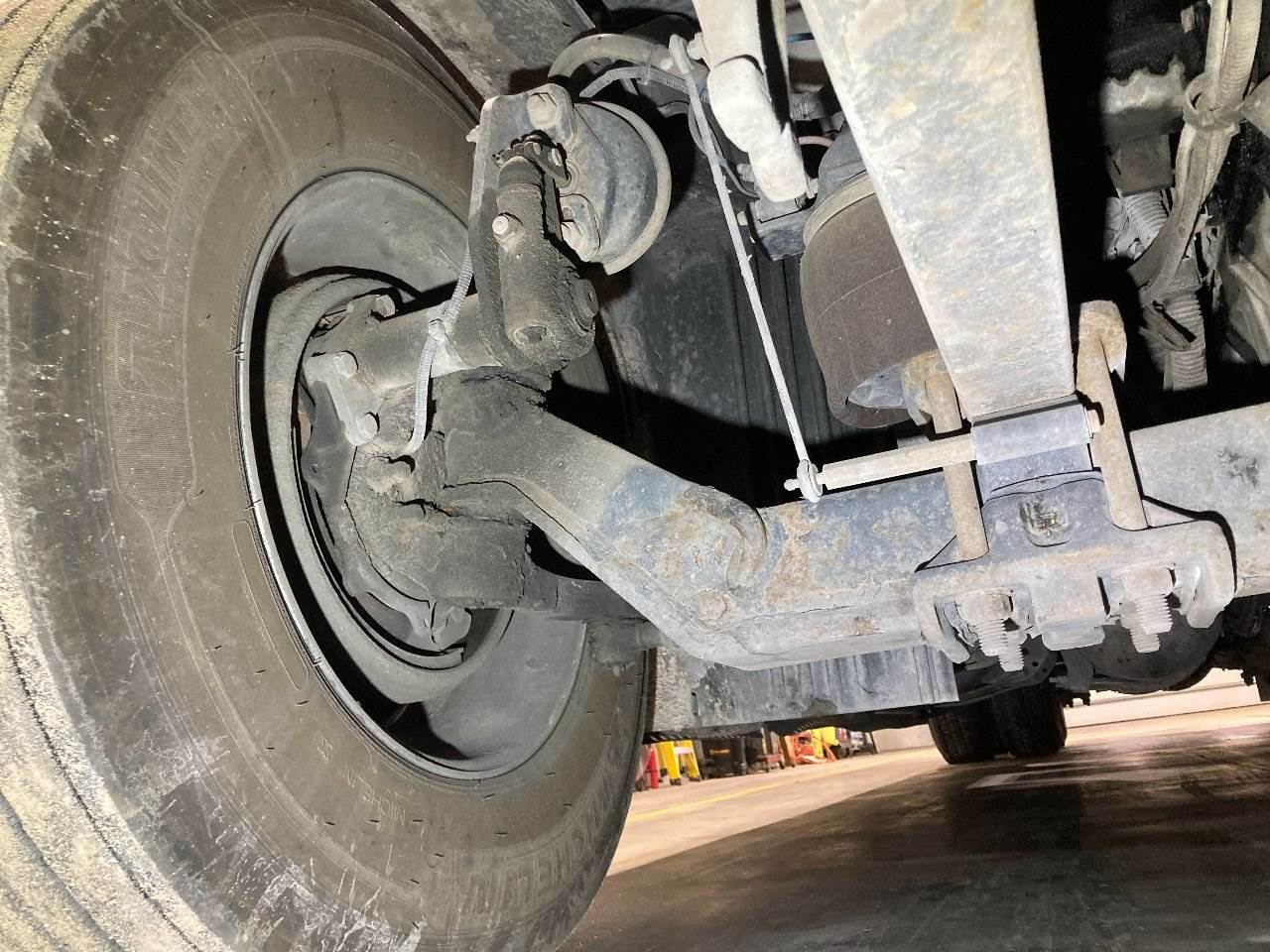 2010 Hendrickson STK120 Front Axle Assembly for a Freightliner Cascadia