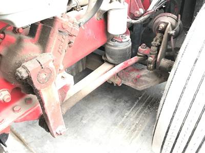 Hendrickson STK120 Front Axle Assembly for a Freightliner Columbia 120