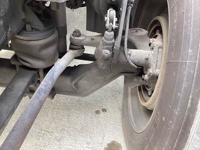 Hendrickson STK120 Front Axle Assembly for a Freightliner Columbia 120