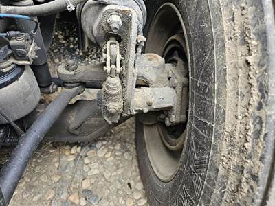 Hendrickson STK125 Front Axle Assembly for a Freightliner Cascadia