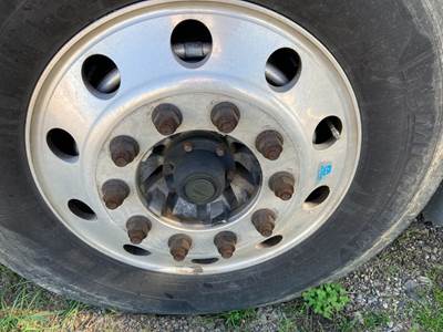 Hendrickson STK125 Front Axle Assembly for a Freightliner Cascadia