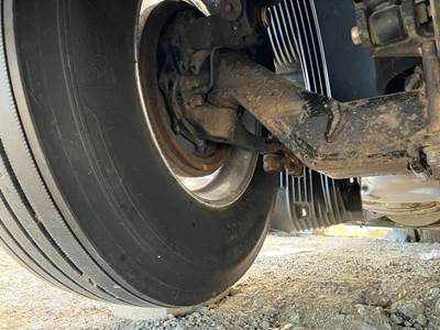 Hendrickson STK125 Front Axle Assembly for a Volvo VNL