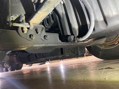 Hendrickson STK125 Front Axle Assembly for a Freightliner Cascadia