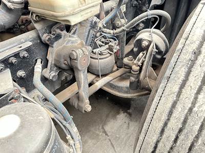 Hendrickson STK125 Front Axle Assembly for a Freightliner Cascadia
