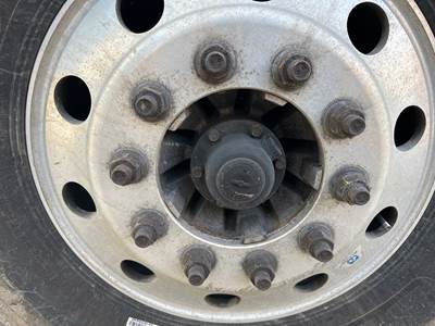 Hendrickson STK125 Front Axle Assembly for a Freightliner Cascadia