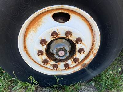 International Front Axle Assembly for a International 8100