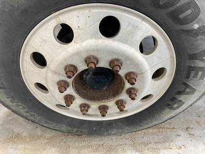 International Front Axle Assembly for a International 9400