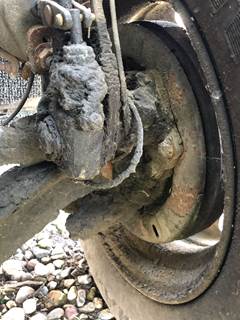 Mack FXL12 Front Axle Assembly for a Mack CXN