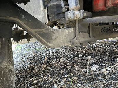 Meritor 15718236 Front Axle Assembly for a Volvo VNL