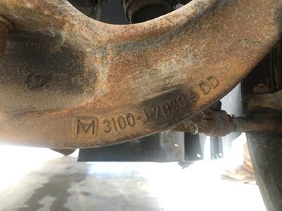 Meritor FF961 Front Axle Assembly for a Freightliner Columbia 120