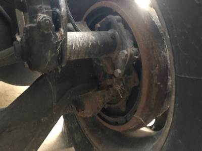 Meritor FF961 Front Axle Assembly for a Freightliner C120 Century