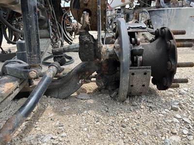 Meritor FF961 Front Axle Assembly for a Volvo VNL