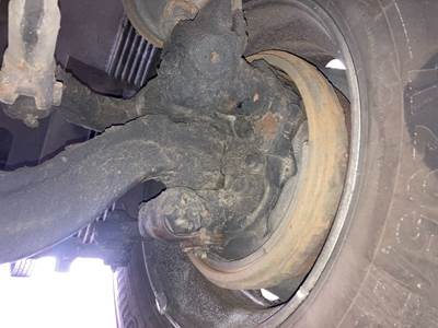 Meritor FF961 Front Axle Assembly for a Volvo VNM